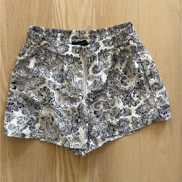 Patterned shorts - Picture 1 of 2